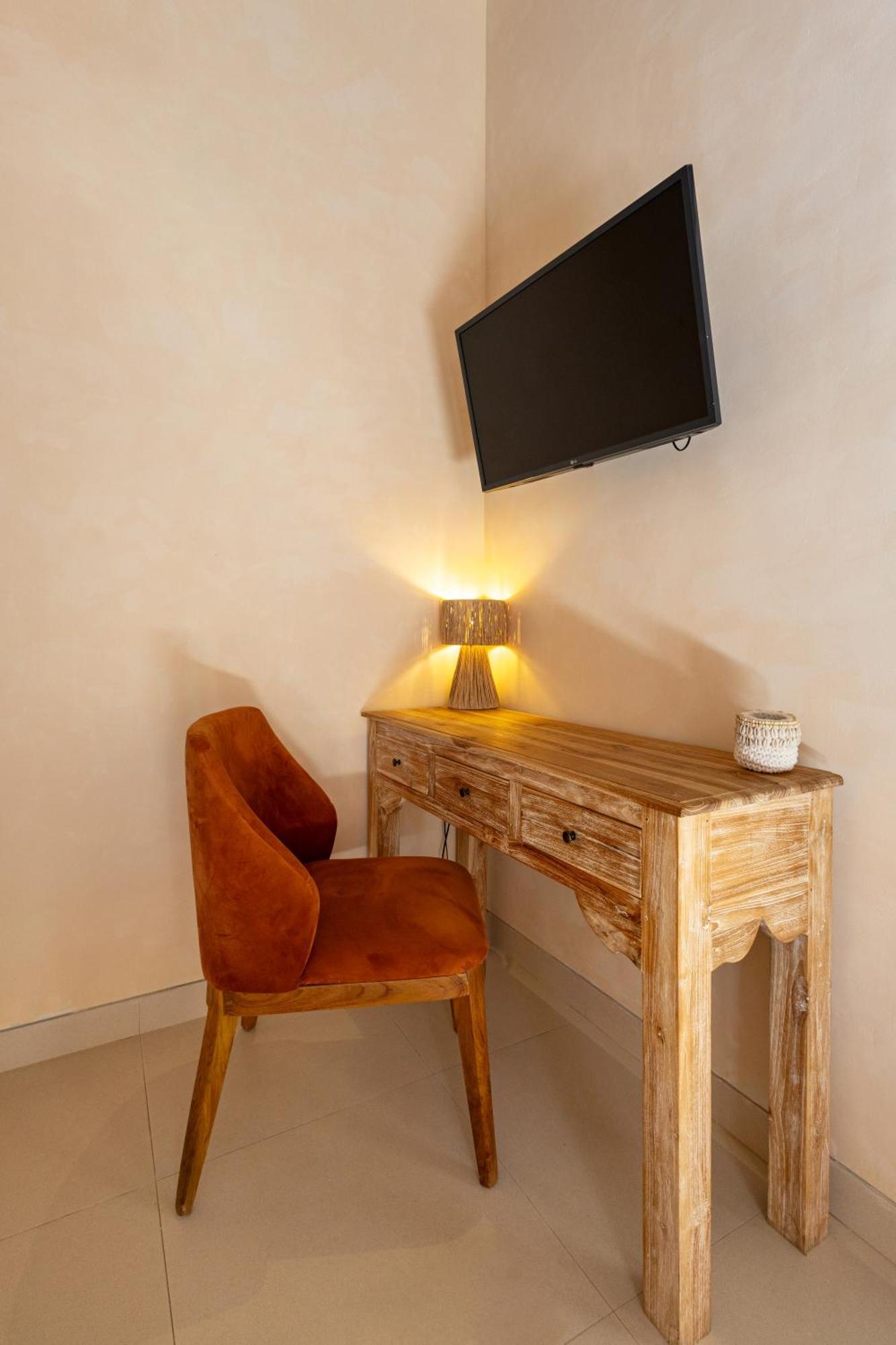 The Pink Joglo, A Cheerful 3Bdr Villa W/Pool And Rice-Field View. Dalung  المظهر الخارجي الصورة